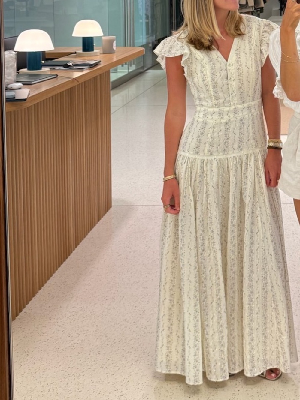 sorella Floral Maxi Dress in Cream Size 2 Like New